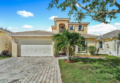 9057 SW 161st Ter Palmetto Bay, FL 33157