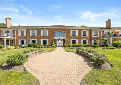 124 Carriage Way Dr #B-109 Burr Ridge, IL 60527
