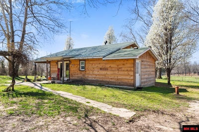 211 Featherhill Ter Norfork, AR 72658