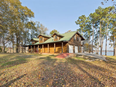 384 Lonesome Dove Trl Trinity, TX 75862