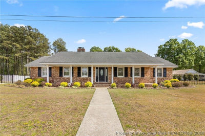 52 N Hill Street Rd Red Springs, NC 28377