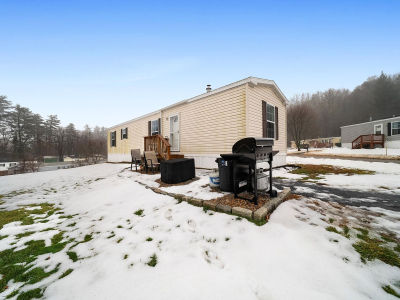 9 Berle Dr Boscawen, NH 03303