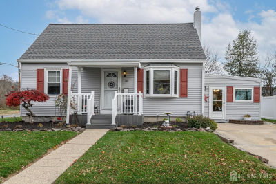 35 Brown Dr Hamilton, NJ 08690