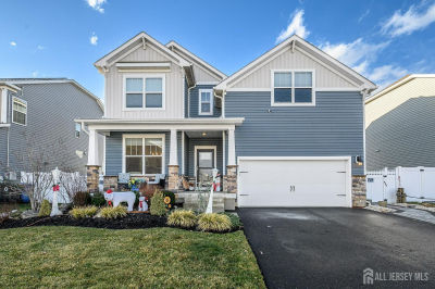 27 Payton Dr Manahawkin, NJ 08050