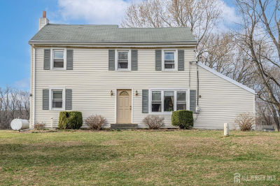 35 Potts Rd Robbinsville, NJ 08691