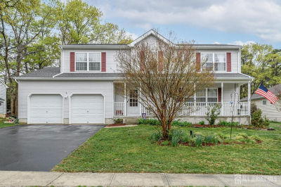 5 Clinton Ct Barnegat, NJ 08005