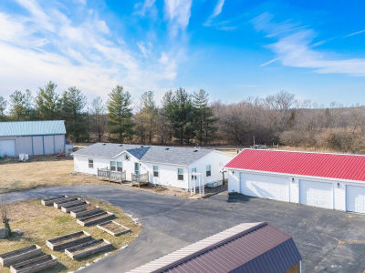 5001 Tunbridge Hill Rd Clinton, IL 61727