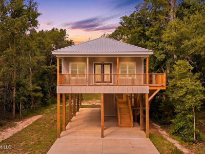 5235 Clermont Blvd Bay Saint Louis, MS 39520