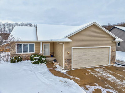 705 Prairie Ln Mazomanie, WI 53560