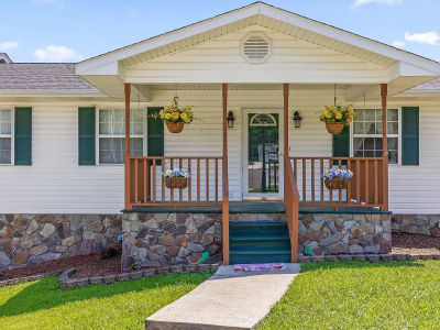 516 Hill St Ringgold, GA 30736