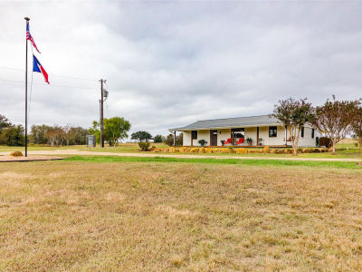 1192 Sand Hill Rd Dale, TX 78616