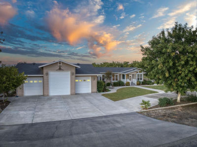 8646 Cairo Ave Laton, CA 93242