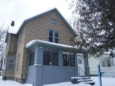 919 4th St Three Rivers, MI 49093