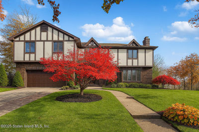 159 Aspinwall St Staten Island, NY 10307