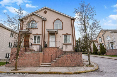 124 Erika Loop Staten Island, NY 10312