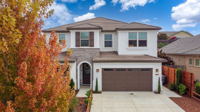 1557 Santana Ranch Dr Hollister, CA 95023