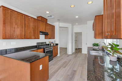 2385 S Rock Creek Dr Los Banos, CA 93635