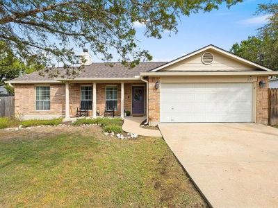 8022 Flintlock Cir Lago Vista, TX 78645
