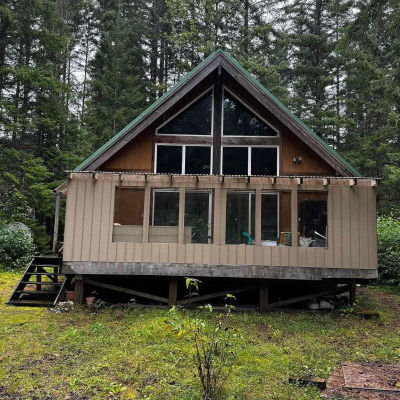 7 Parker Dr Gustavus, AK 99826