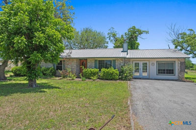 1961 Bolton Rd Marion, TX 78124