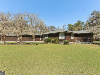 325 White Oak Pl Woodbine, GA 31569