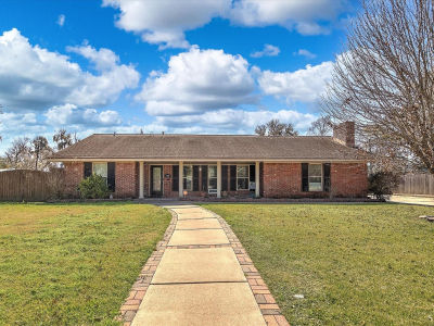 110 Daisy St Lake Jackson, TX 77566