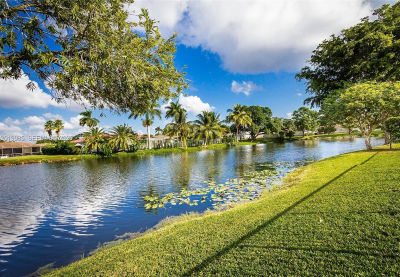 16641 Royal Poinciana Dr Fort Lauderdale, FL 33326