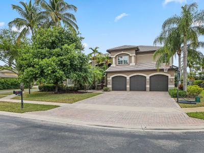 19219 N Creekshore Ct Boca Raton, FL 33498