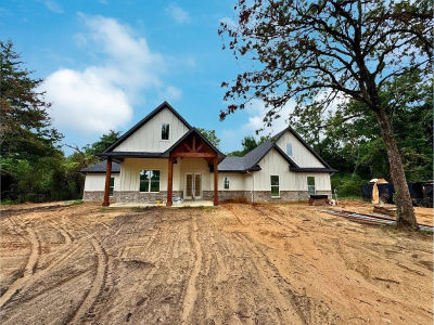 1915 Lone Star Ln Franklin, TX 77856