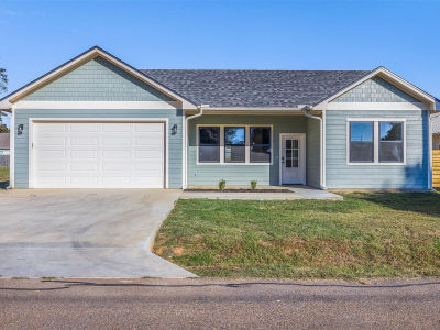 610 E Englewood St Franklin, TX 77856