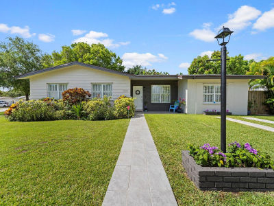 9200 SW 178th Ter Palmetto Bay, FL 33157