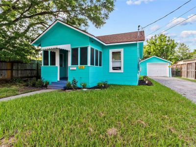 706 E Hunnicutt St Baytown, TX 77520