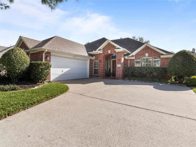 2353 Golden Shores Ln League City, TX 77573