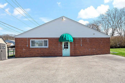 3140 Oregon Dr Lower Burrell, PA 15068