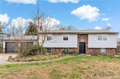 2011 Riverview Dr Finleyville, PA 15332