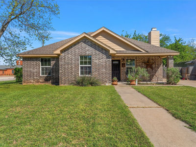 814 N Harrison St West, TX 76691