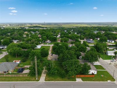 703 N Reagan St West, TX 76691