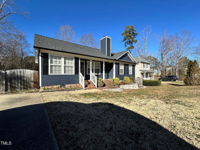 408 Teal Lake Dr Holly Springs, NC 27540