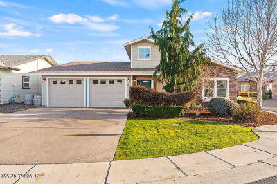 705 Kachess Ln Zillah, WA 98953