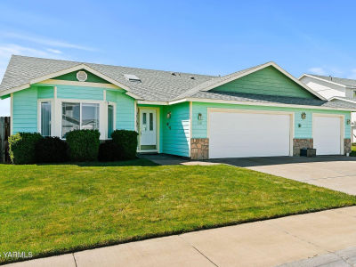 116 S Glacier St Moxee, WA 98936