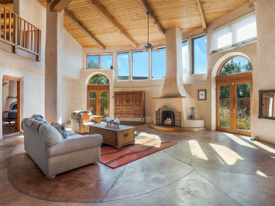 3698 Lugar De Padilla Santa Fe, NM 87507