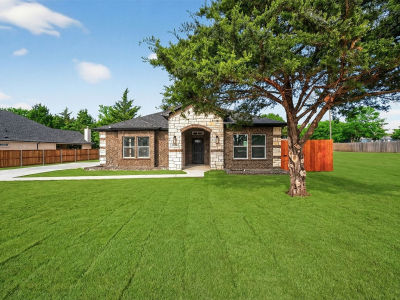 120 E Woodell Dr Glenn Heights, TX 75154