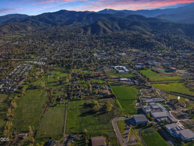 E Main St Ashland, OR 97520