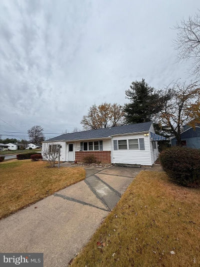 10 Midfield Rd New Castle, DE 19720