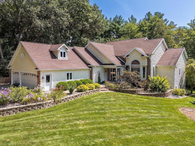 S2916a Fairway Dr Reedsburg, WI 53959