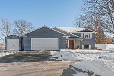 531 Midway Dr Reedsburg, WI 53959