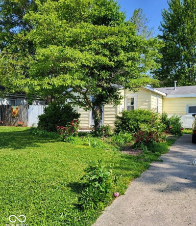 918 W 4th St Greenfield, IN 46140