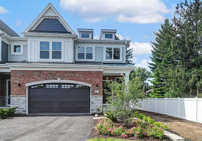 129 Harding Ct Glen Ellyn, IL 60137