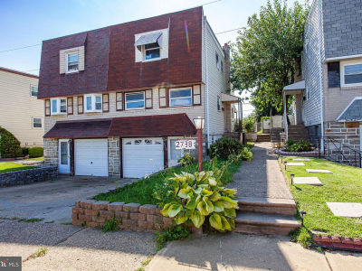 2738 Maxwell St Philadelphia, PA 19136