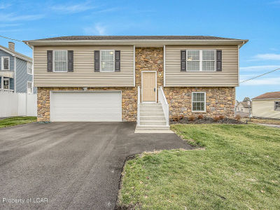 43 Hill St West Wyoming, PA 18644